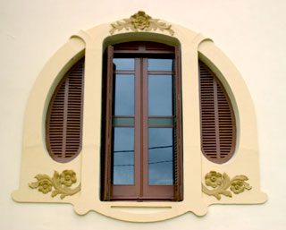 ventana del Palacete Cotarelo, Figueras de Mar; fotografía de Juanjo Seixas